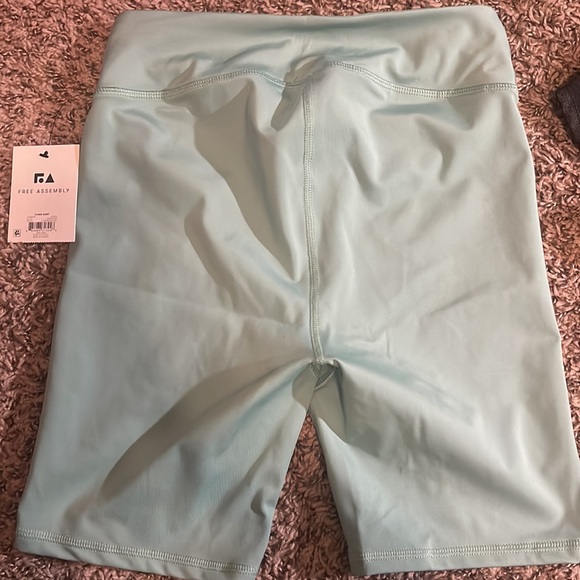 Seafoam green biker shorts, workout material - Picture 2 of 3